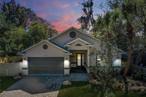 House in Sarasota, Florida 3 bedrooms, 175.03 sq.m. № 2219054 - photo 2