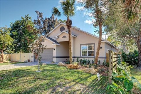 House in Sarasota, Florida 3 bedrooms, 175.03 sq.m. № 2219054 - photo 3