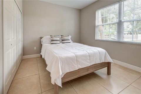 House in Sarasota, Florida 3 bedrooms, 175.03 sq.m. № 2219054 - photo 14