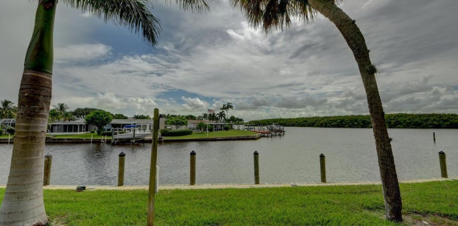 Condominio en Stuart, Florida, 1 dormitorio № 1104584