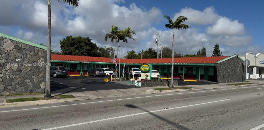 Hotel in Dania Beach, Florida № 1713129