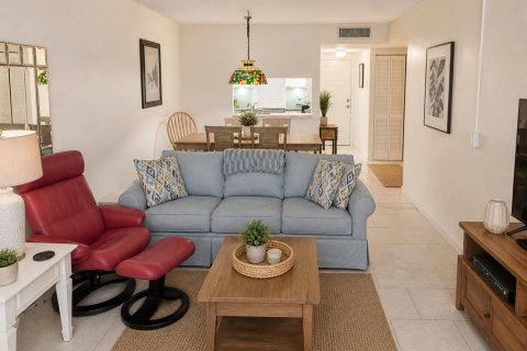 Condo in Lauderdale Lakes, Florida, 1 bedroom  № 2183426 - photo 2