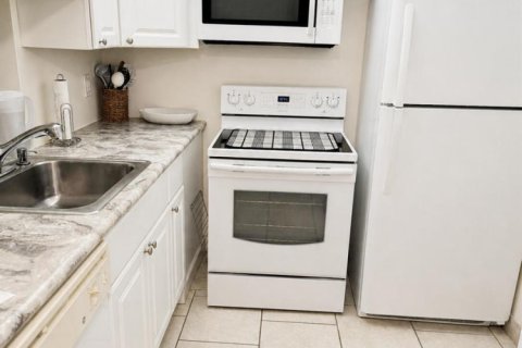 Condo in Lauderdale Lakes, Florida, 1 bedroom  № 2183426 - photo 6