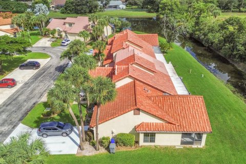Townhouse in Boca Raton, Florida 2 bedrooms, 103.03 sq.m. № 1950705 - photo 28