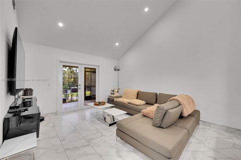Townhouse in Boca Raton, Florida 2 bedrooms, 103.03 sq.m. № 1950705 - photo 8
