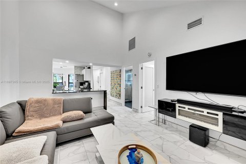 Townhouse in Boca Raton, Florida 2 bedrooms, 103.03 sq.m. № 1950705 - photo 10
