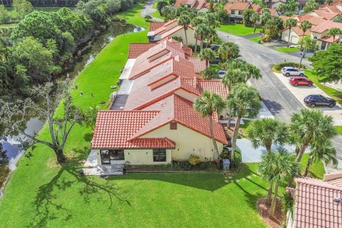 Townhouse in Boca Raton, Florida 2 bedrooms, 103.03 sq.m. № 1950705 - photo 30