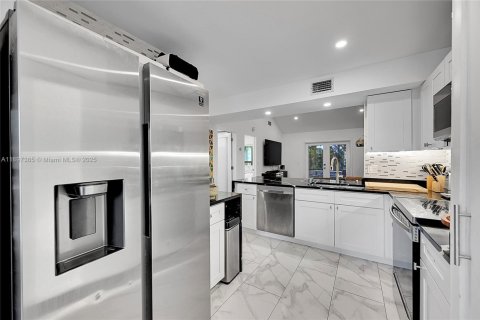 Townhouse in Boca Raton, Florida 2 bedrooms, 103.03 sq.m. № 1950705 - photo 6