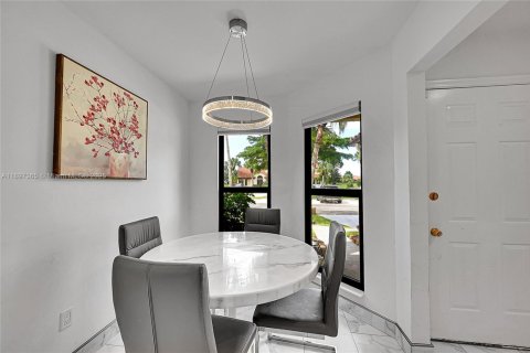 Townhouse in Boca Raton, Florida 2 bedrooms, 103.03 sq.m. № 1950705 - photo 12