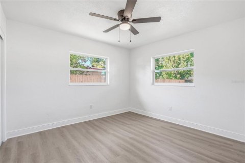 House in Saint Petersburg, Florida 3 bedrooms, 106.74 sq.m. № 2201727 - photo 20