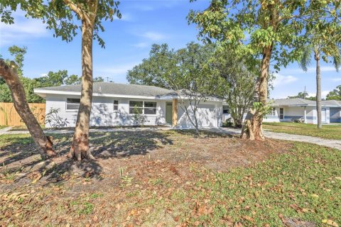 House in Saint Petersburg, Florida 3 bedrooms, 106.74 sq.m. № 2201727 - photo 30