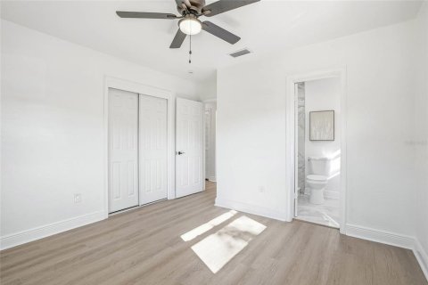 House in Saint Petersburg, Florida 3 bedrooms, 106.74 sq.m. № 2201727 - photo 16