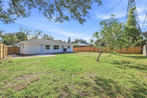 House in Saint Petersburg, Florida 3 bedrooms, 106.74 sq.m. № 2201727 - photo 28