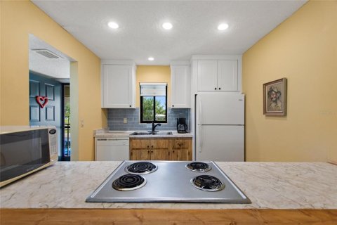 Condo in Sebring, Florida, 2 bedrooms  № 1759500 - photo 8