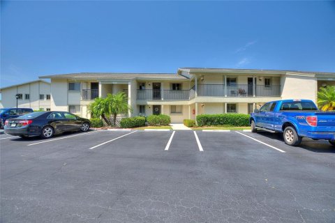 Condo in Sebring, Florida, 2 bedrooms  № 1759500 - photo 2