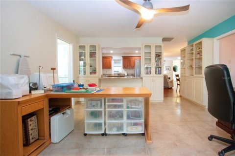 House in Sun City Center, Florida 2 bedrooms, 140.84 sq.m. № 1513471 - photo 19