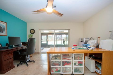 House in Sun City Center, Florida 2 bedrooms, 140.84 sq.m. № 1513471 - photo 16