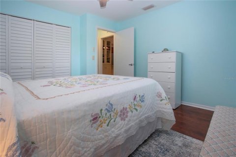 House in Sun City Center, Florida 2 bedrooms, 140.84 sq.m. № 1513471 - photo 27