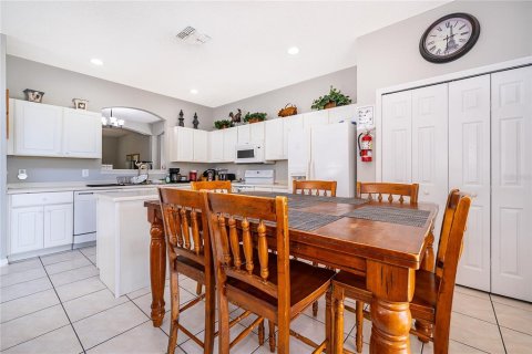 Villa ou maison à vendre à Kissimmee, Floride: 7 chambres, 267.65 m2 № 2196830 - photo 24