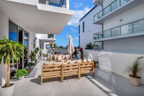 Condo in Miami, Florida, 2 bedrooms  № 1860136 - photo 20