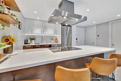 Condo in Miami, Florida, 2 bedrooms  № 1860136 - photo 25