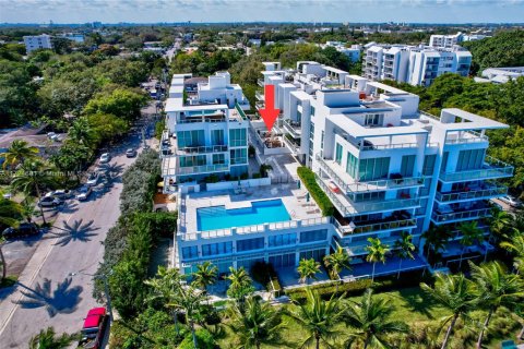 Condo in Miami, Florida, 2 bedrooms  № 1860136 - photo 18
