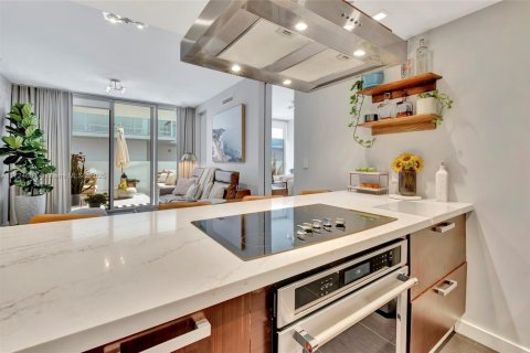 Condo in Miami, Florida, 2 bedrooms  № 1860136 - photo 24