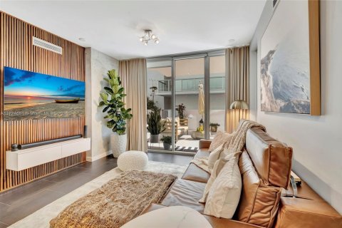 Condo in Miami, Florida, 2 bedrooms  № 1860136 - photo 4