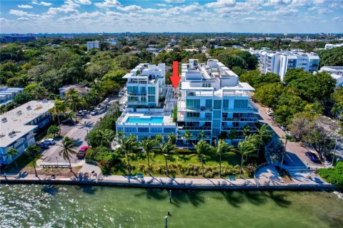 Condo in Miami, Florida, 2 bedrooms  № 1860136 - photo 16