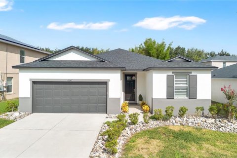House in Clermont, Florida 3 bedrooms, 183.57 sq.m. № 2351922