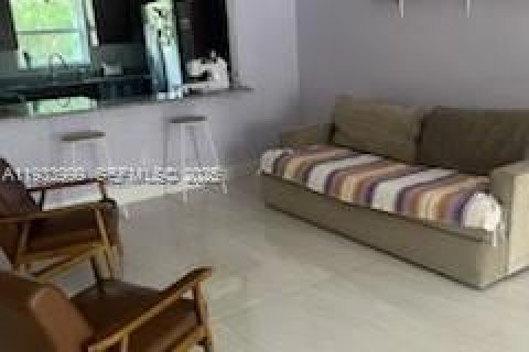 Adosado en alquiler en North Miami, Florida, 1 dormitorio, 152.36 m2 № 1992226 - foto 5