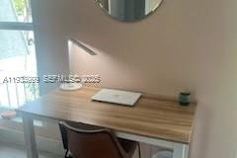 Adosado en alquiler en North Miami, Florida, 1 dormitorio, 152.36 m2 № 1992226 - foto 6