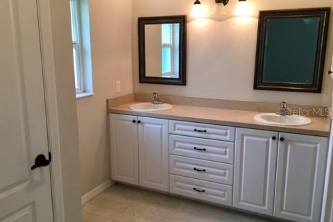 House in Venice, Florida 3 bedrooms, 137.22 sq.m. № 1910070 - photo 12
