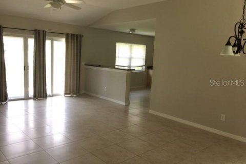 House in Venice, Florida 3 bedrooms, 137.22 sq.m. № 1910070 - photo 2