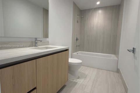 Condo in Miami, Florida, 2 bedrooms  № 2383183 - photo 6