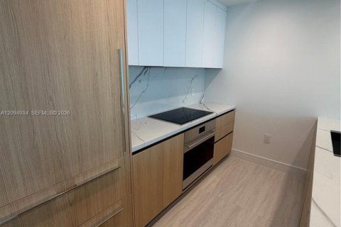 Condo in Miami, Florida, 2 bedrooms  № 2383183 - photo 3