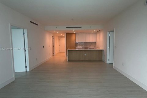 Condo in Miami, Florida, 2 bedrooms  № 2383183 - photo 21