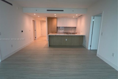 Condo in Miami, Florida, 2 bedrooms  № 2383183 - photo 7