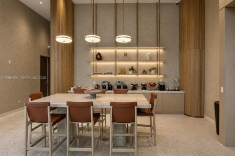 Condo in Miami, Florida, 2 bedrooms  № 2383183 - photo 25