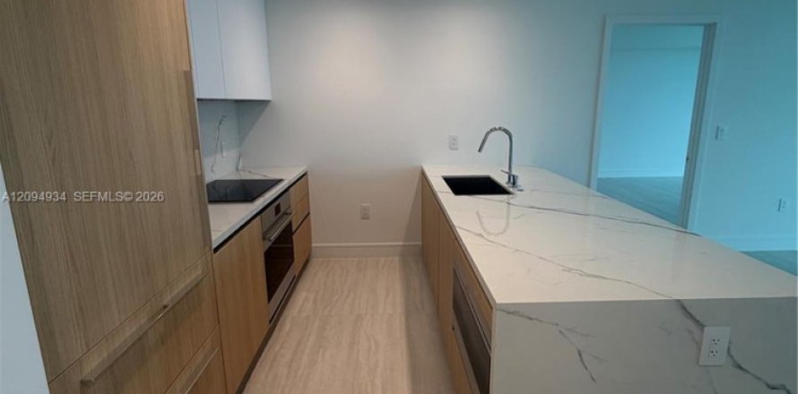 Condo in Miami, Florida, 2 bedrooms  № 2383183