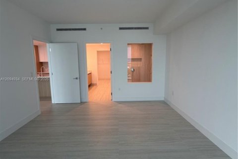 Condo in Miami, Florida, 2 bedrooms  № 2383183 - photo 9