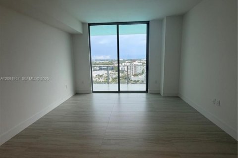 Condo in Miami, Florida, 2 bedrooms  № 2383183 - photo 8
