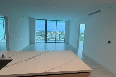 Condo in Miami, Florida, 2 bedrooms  № 2383183 - photo 4
