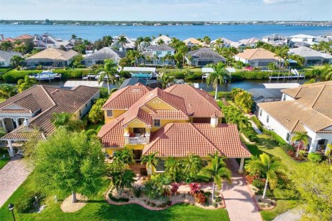 House in Bradenton, Florida 4 bedrooms, 437.66 sq.m. № 2367248