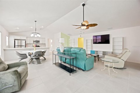 Casa en venta en The Villages, Florida, 3 dormitorios, 168.06 m2 № 2377489 - foto 20