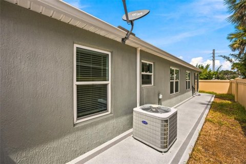 Casa en venta en The Villages, Florida, 3 dormitorios, 168.06 m2 № 2377489 - foto 6