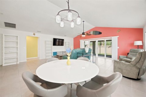 Casa en venta en The Villages, Florida, 3 dormitorios, 168.06 m2 № 2377489 - foto 21