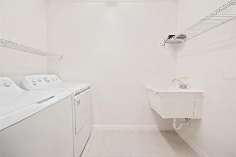 Casa en venta en The Villages, Florida, 3 dormitorios, 168.06 m2 № 2377489 - foto 11