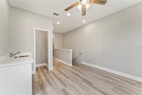 Touwnhouse à vendre à Tampa, Floride: 3 chambres, 212.1 m2 № 2397026 - photo 17