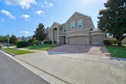 House in Winter Garden, Florida 7 bedrooms, 437.01 sq.m. № 2225442 - photo 2